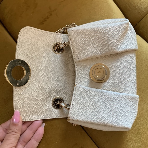 Mini Henri Bendel Crossbody bag - Picture 4 of 10